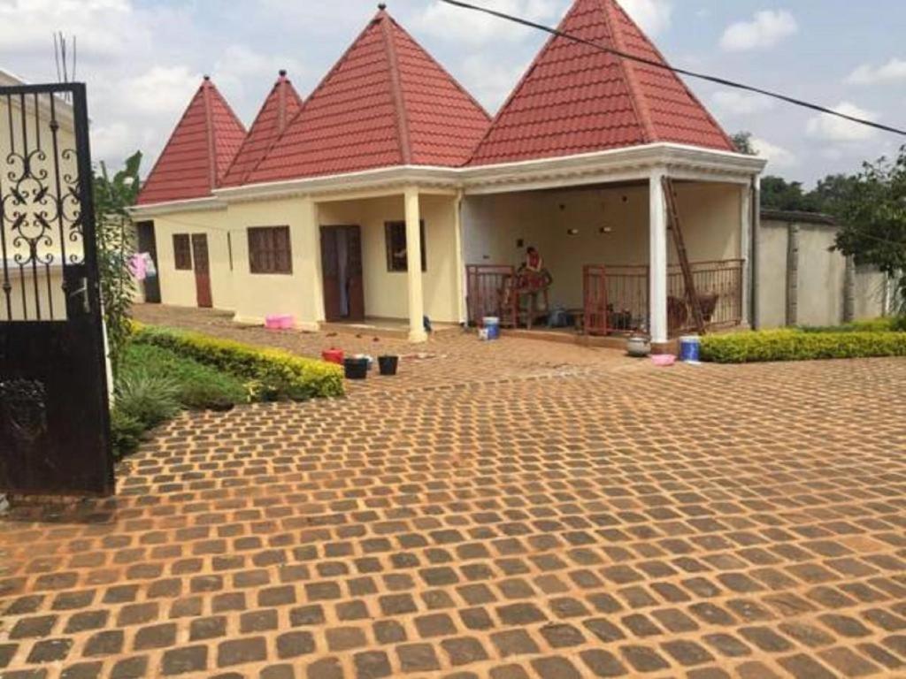 Hotel Manoir Des Princesses Bafoussam Exterior foto